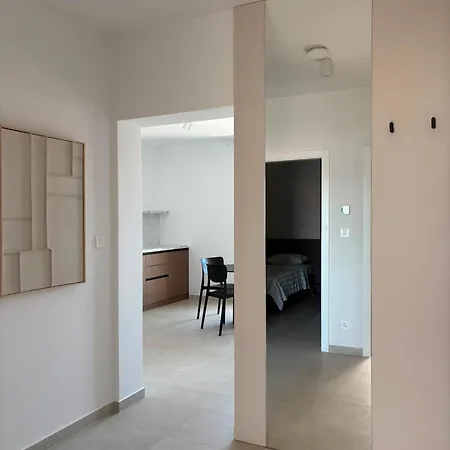 New Sesar 2026 Apartment Barbat na Rabu