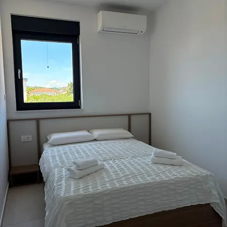 New Sesar 2026 Apartment Barbat na Rabu